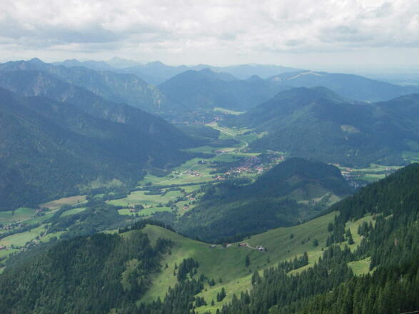 Blick vom Wendelstein auf das Leitzachtal und Fischbachau