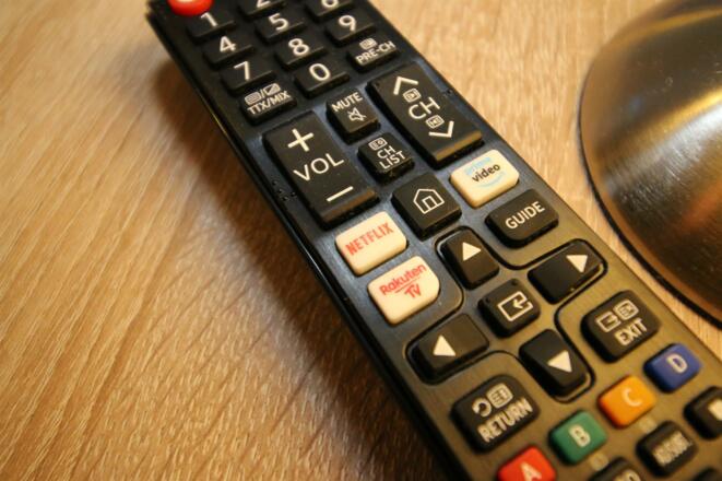 2xSmart-TV m. Netflix &amp; Amazon Prime gg. Mehrpreis