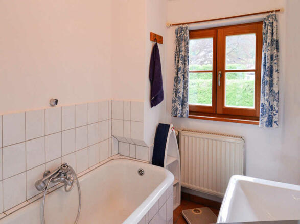 Wannenbad im 1. Stock