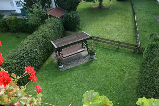 Garten mit Hollywoodschaukel