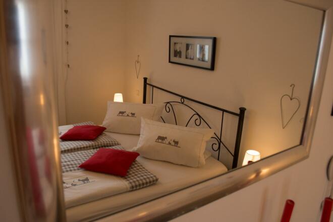 Schlafzimmer durch Spiegel