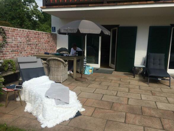 Terrasse mit Sonne bis zum Abend