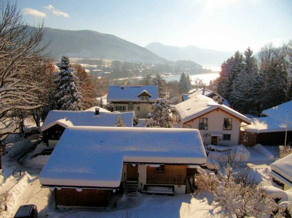 Blick auf FeWo, See und Neureuth