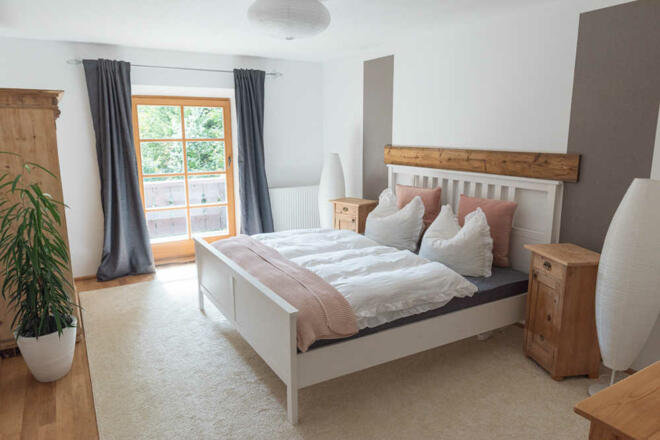 Schlafzimmer 1