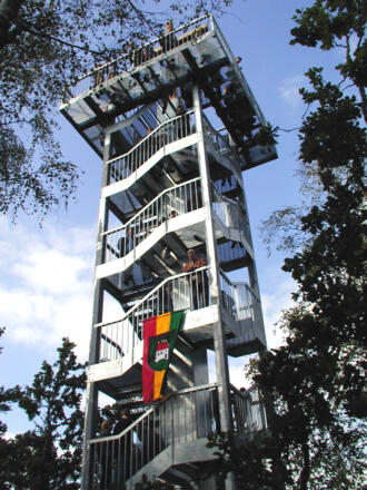 Aussichtswarte mit Heimkehrerkreuz