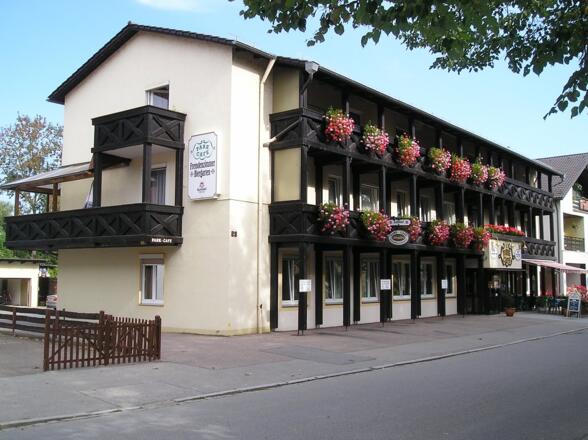 Hausansicht vom Kurpark