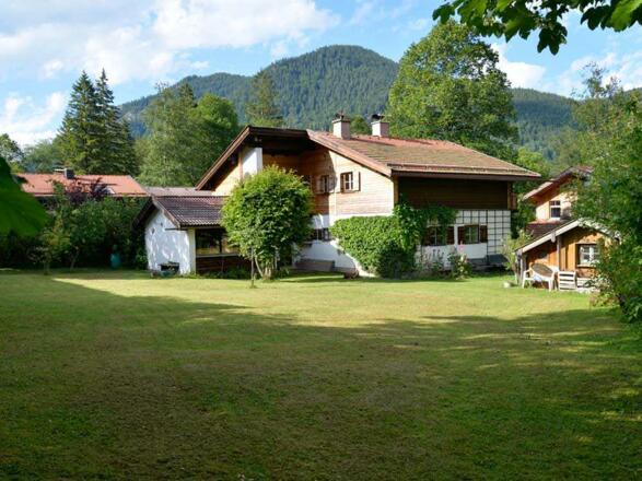 großer Garten zum Spielen und Toben