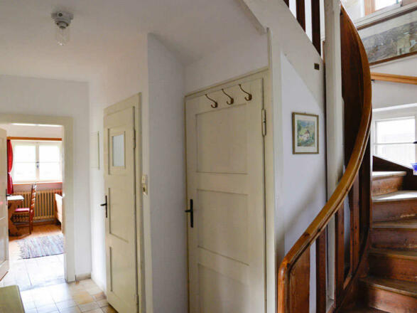Treppenhaus zum Wohnbereich im 1. Stock