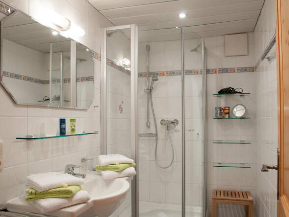 Ferienwohnung Eberle Tegernsee - Bad mit Dusche