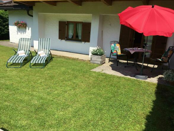 Ruhige und sonnige Terrasse