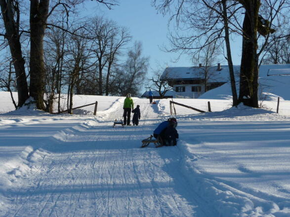 Schlittenbahn direkt vor dem Haus