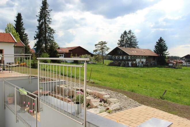 Gäste-Terrasse im Frühling