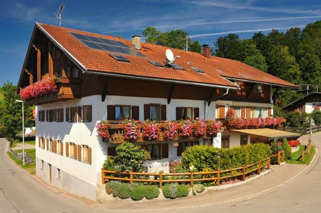 Hausansicht - Ferienwohnungen Übelhör