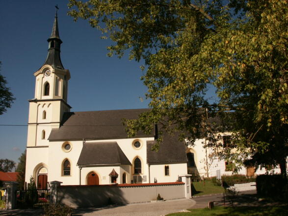 Wallfahrtskirche \&quot;Maria vom guten Rat\&quot; Dörnbach