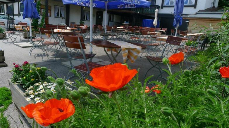 Biergarten mit Panorama beim Bergbauernwirt