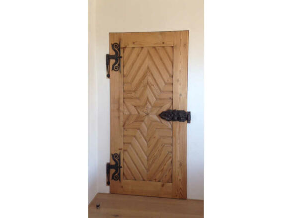 Tür zum begehbaren Schrank