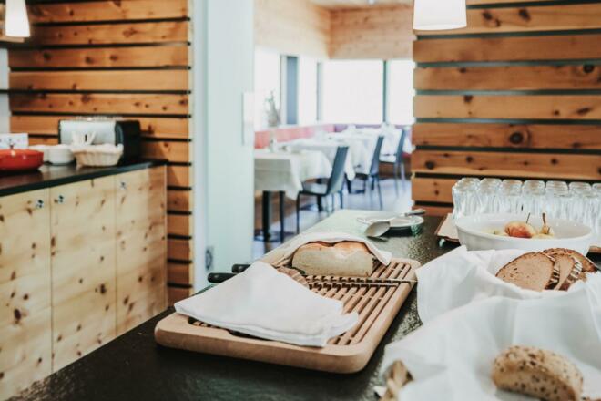 FRÜHSTÜCK HOTEL ADLER