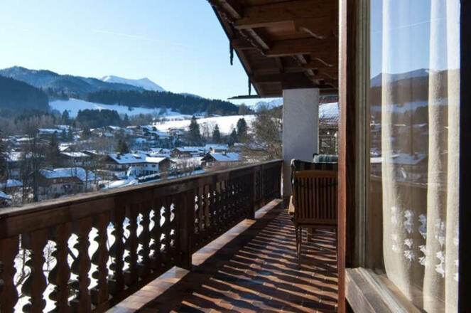 Balkon mit Bergblick