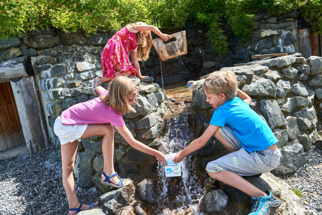 Naturspielplatz \&quot;Plitsch&amp;Platsch\&quot; in Schattwald