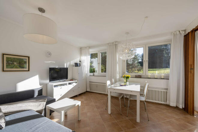 Schwenkbarer Flatscreen, W-Lan &amp; Radio-CD-Player