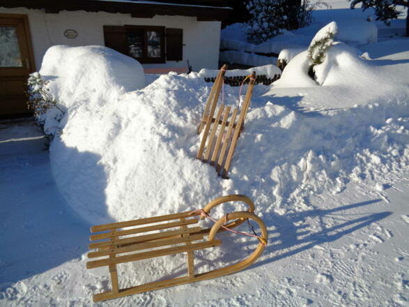 Lust auf eine Schlittenfahrt? Ihre Schlitten stehen bereit