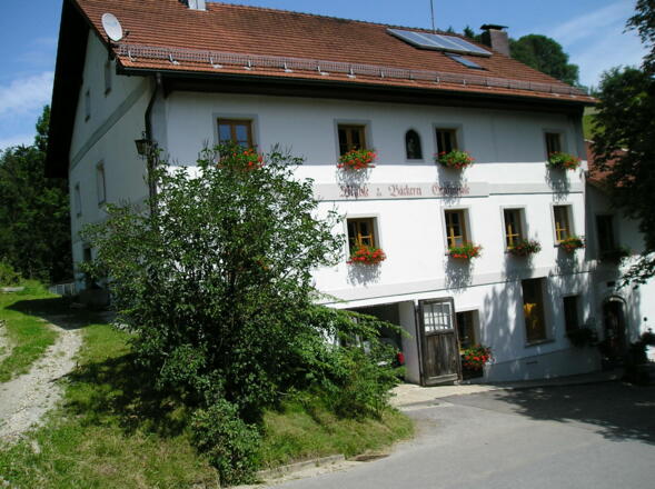1. BIO-Holzofenbäckerei Grafmühle