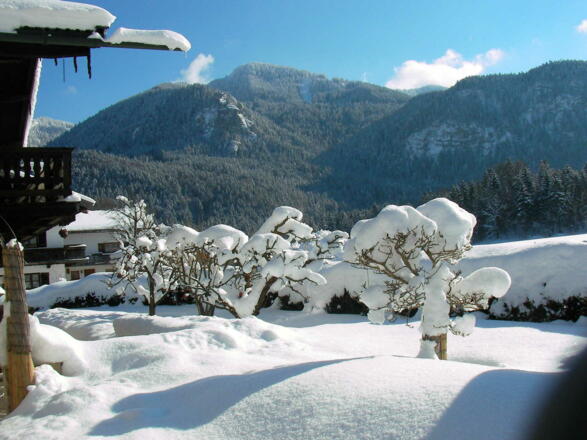 Blick auf Wallberg (hinten links) und Setzberg