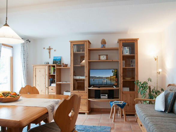 Ferienwohnung Eberle Tegernsee - Wohnzimmer mit Essecke