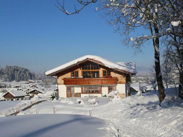 Winteridylle mit Wanderwegen direkt ab Haus