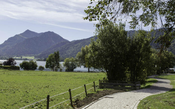 2 Minuten Fußweg zum See