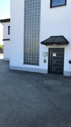 Eingang Polizeiinspektion Neukirchen a.W.