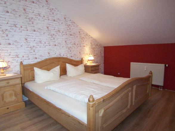 3-Raum-Ferienwohnung Almenrausch, Schlafzimmer 1