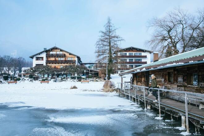 Hotel Terrassenhof, von Seeseite aus, im Winter
