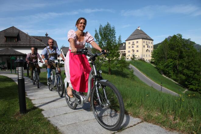 Sportlich mit Dirndl