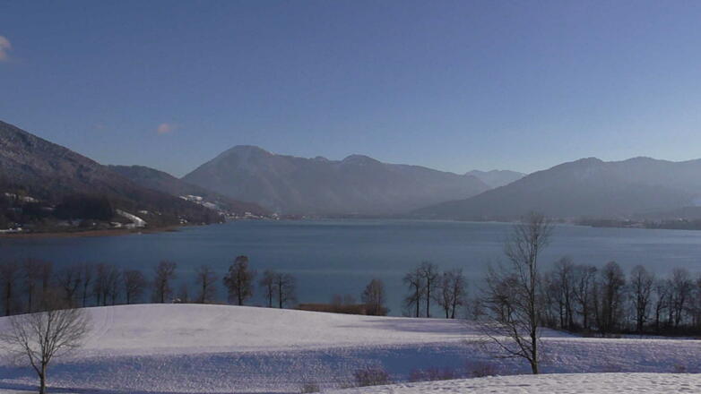 Blick auf See und Berge