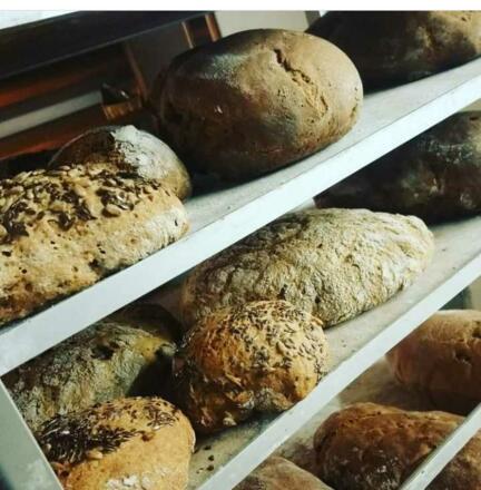 Holzofenbrot zum Frühstück