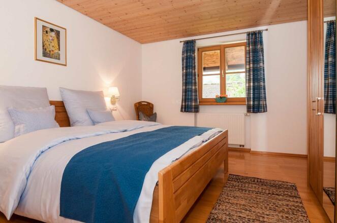 FW Ringberg, Separates Schlafzimmer mit Doppelbett in Comforthöhe