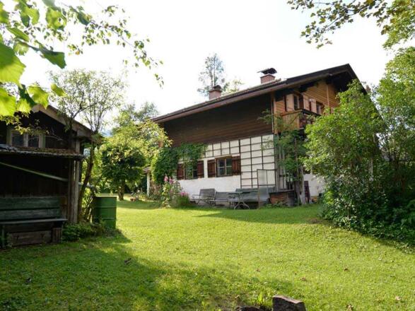 Südseit des Hauses zum geschützten Draußen-Sitzen