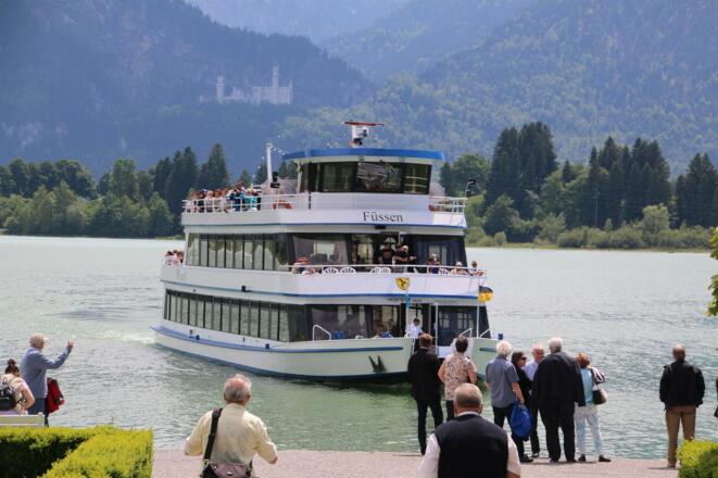 Forggenseeschifffahrt mit Schlossblick
