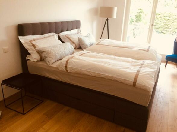 Schlafzimmer zur Terrasse