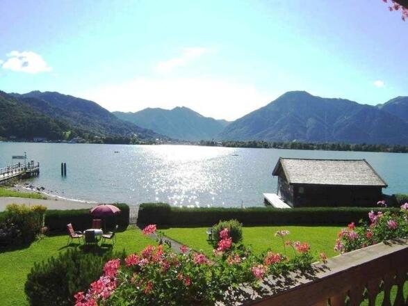 Blick zum Wallberg und Rottach-Egern