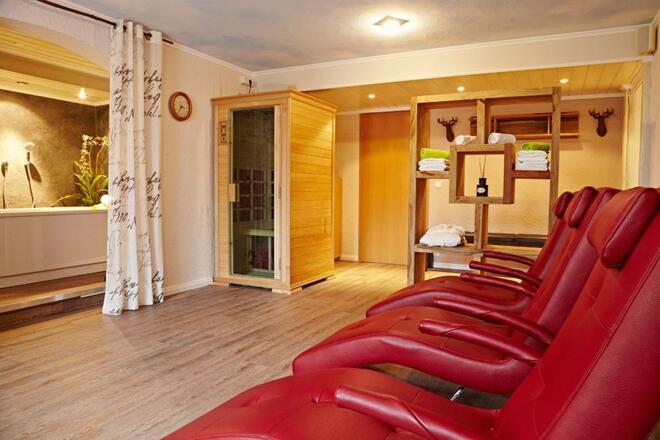 Badestube mit Infrarotkabine