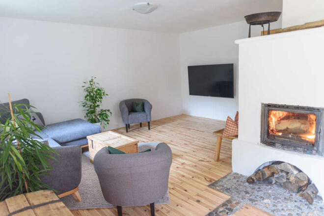 Wohnbereich mit Kamin