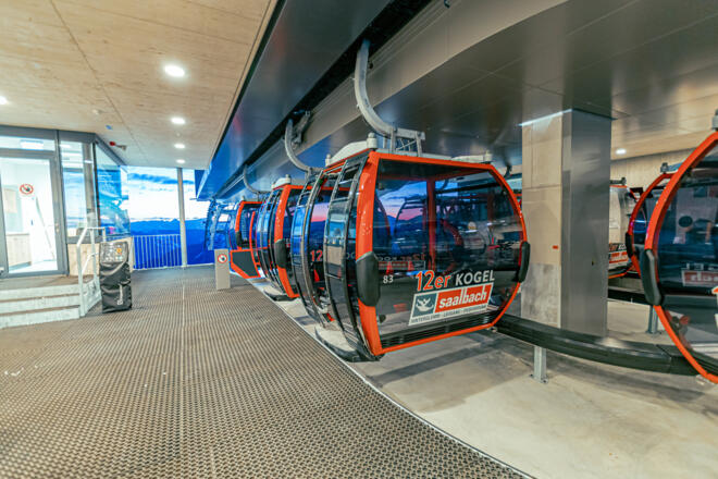 Im Inneren der Gondelstation