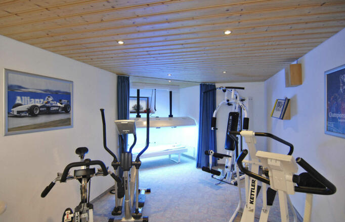 Fitness Raum mit Solarium