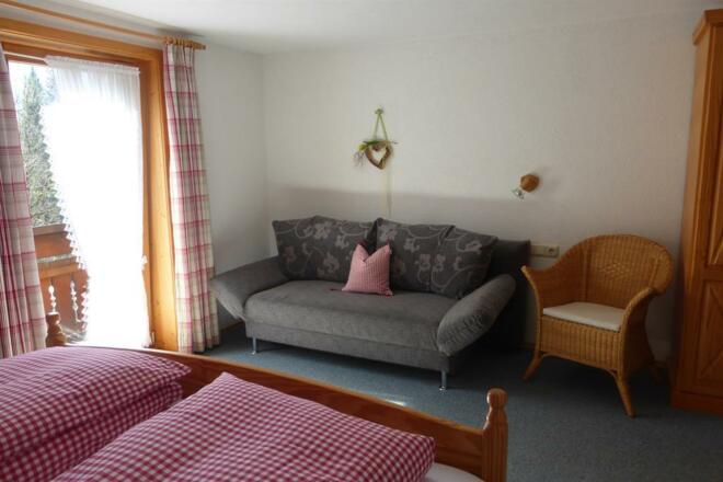 Schlafzimmer Enzian mit Balkon