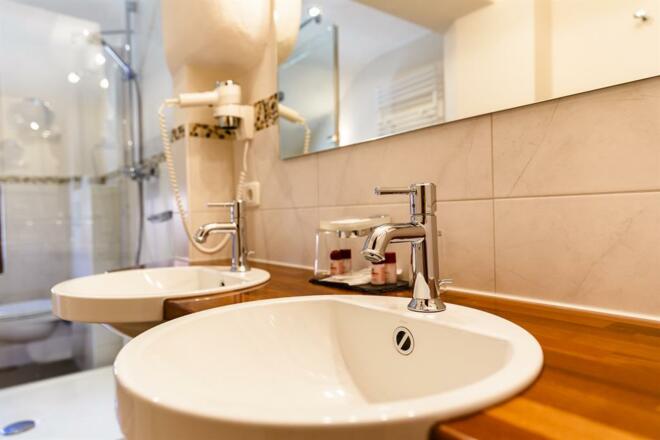 Bad im Comfort Doppelzimmer