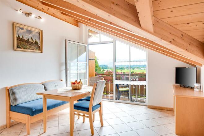 ENZIAN Wohnküche mit Südbalkon