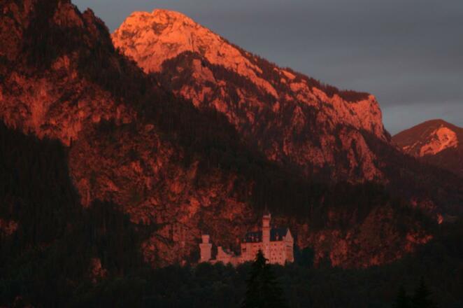 Schloss Neuschwanstein im Abendrot