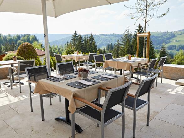 terrasse_4-sterne_hotel_birkenhof_oberstaufen_allg